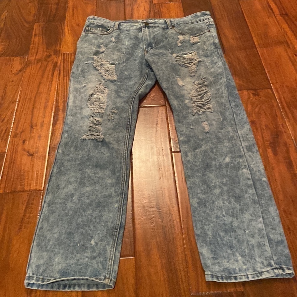 Men’s True Rock Distressed Jeans in Size 38x32 [EXCELLENT]